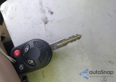 2008 Ford Escape Xls/Xls Manual z USA, uszkodzony, nr VIN 1FMCU02Z28KB15112